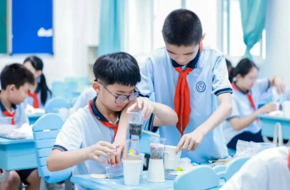 情境使命鼓舞学生运用科学探求工程规划和智能创造力完结应战