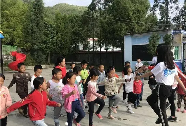 教育归纳变革获得初步成效教育归纳变革的中心是进步教育教育质量