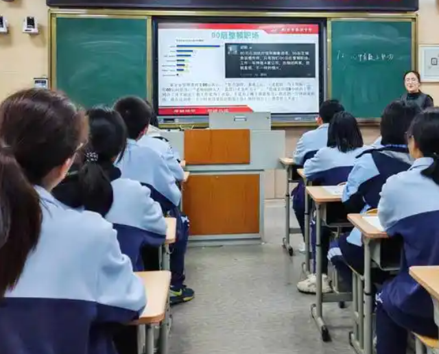 将庞大的差异教育理念转化为日常的实在画面需要坚实的实践途