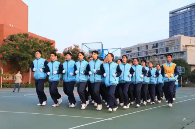 漫长陪伴将始终坚持以学生为中心持续夯实健康之基浸润健康之